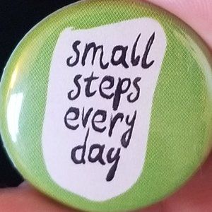 NWT Small Steps Every Day Pin Green White Black